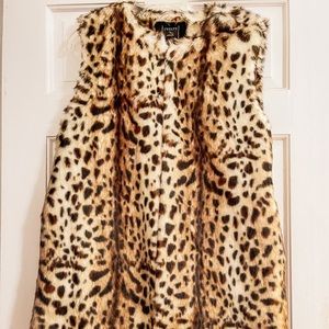 Twelve by ontwelfth Leopard Faux Fur Vest Size L